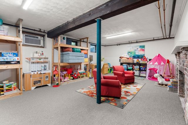 28 York Rd, Newton, MA 02468