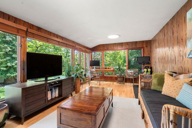 28 York Rd, Newton, MA 02468