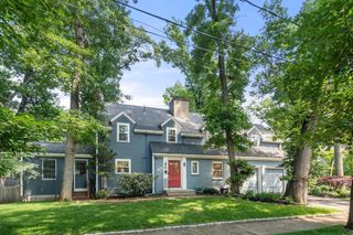 28 York Rd, Newton, MA 02468
