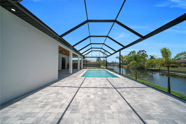 1114 SW 8TH PL, Cape Coral, FL 33991