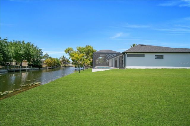 1114 SW 8TH PL, Cape Coral, FL 33991