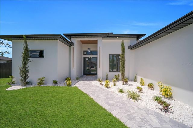 1114 SW 8TH PL, Cape Coral, FL 33991