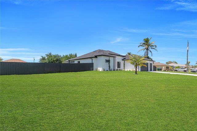 1114 SW 8TH PL, Cape Coral, FL 33991