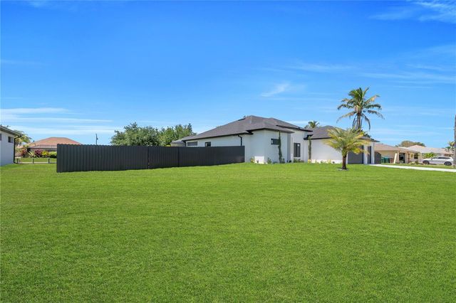 1114 SW 8TH PL, Cape Coral, FL 33991
