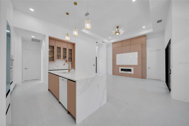 1114 SW 8TH PL, Cape Coral, FL 33991