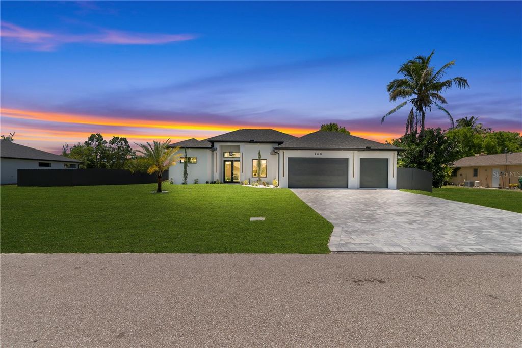 1114 SW 8TH PL, Cape Coral, FL 33991