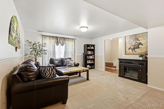 2381 Wesford Drive, Maryland Heights, MO 63043