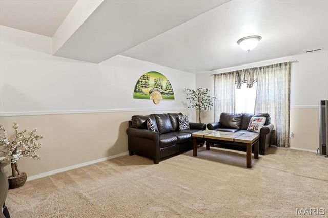 2381 Wesford Drive, Maryland Heights, MO 63043