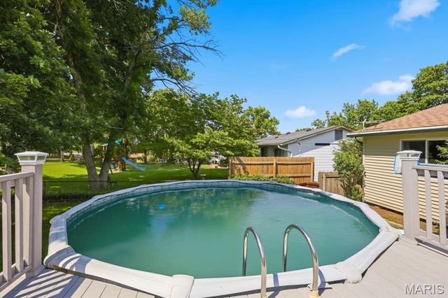2381 Wesford Drive, Maryland Heights, MO 63043