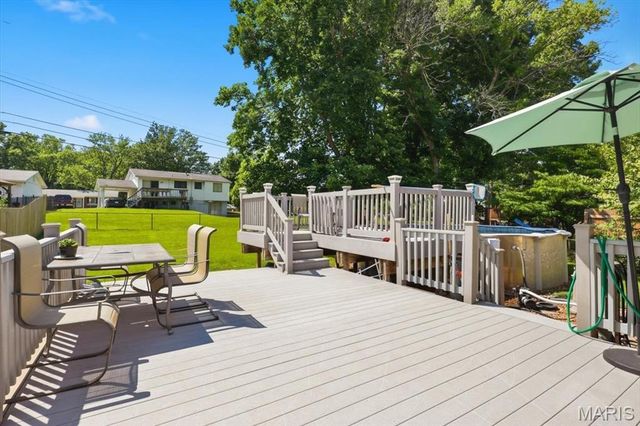 2381 Wesford Drive, Maryland Heights, MO 63043