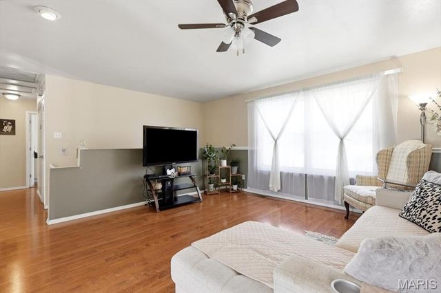 2381 Wesford Drive, Maryland Heights, MO 63043