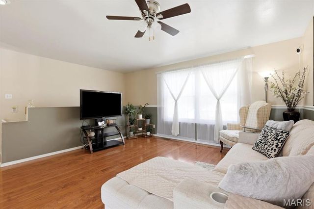 2381 Wesford Drive, Maryland Heights, MO 63043