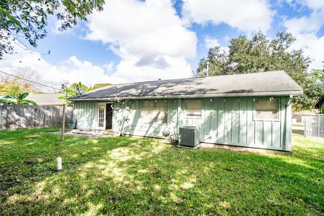4829 Hummingbird Street, Houston, TX 77035