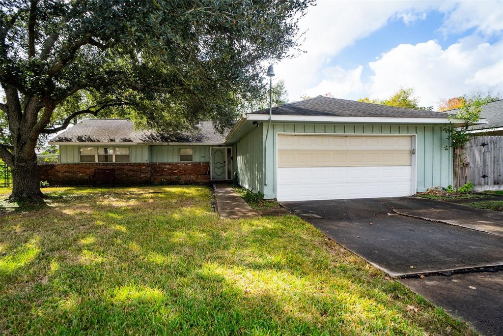 4829 Hummingbird Street, Houston, TX 77035