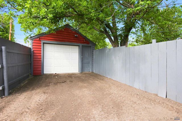 334 ST CHARLES, Rapid City, SD 57701