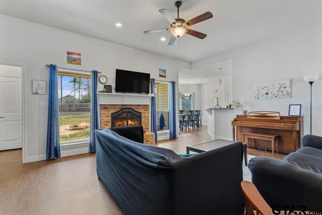 14223 LONE PINE DR, Brownsboro, TX 75756