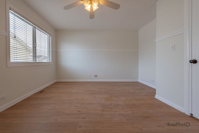 102 N Waterford Drive, Schaumburg, IL 60194