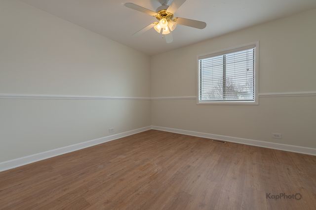 102 N Waterford Drive, Schaumburg, IL 60194