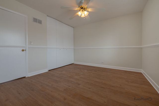 102 N Waterford Drive, Schaumburg, IL 60194