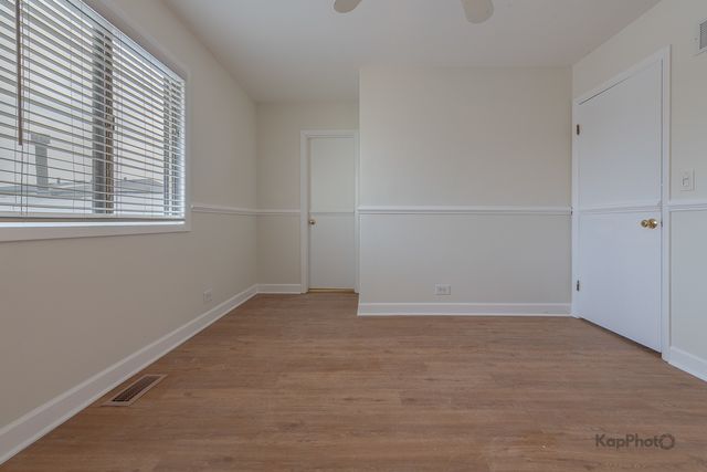 102 N Waterford Drive, Schaumburg, IL 60194