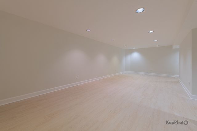 102 N Waterford Drive, Schaumburg, IL 60194