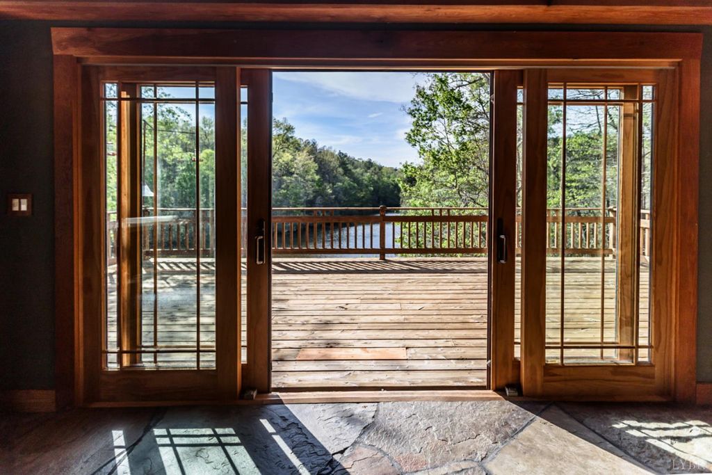 Image 16 of property listing at 278 Salt Lick Lane, Appomattox, VA 24522