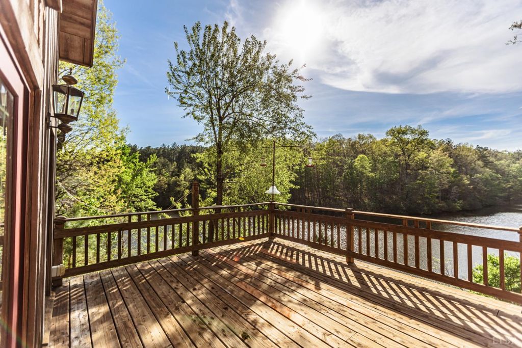 Image 18 of property listing at 278 Salt Lick Lane, Appomattox, VA 24522