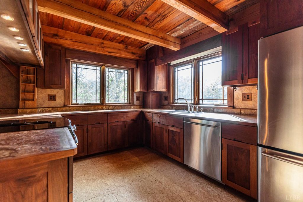 Image 24 of property listing at 278 Salt Lick Lane, Appomattox, VA 24522