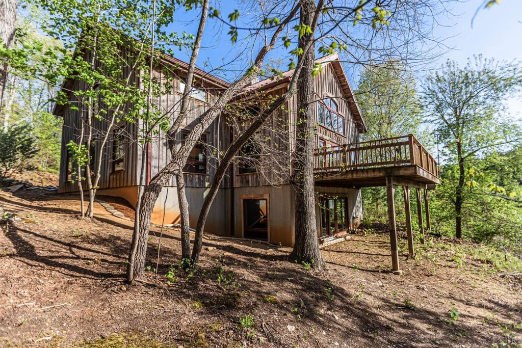 Image 62 of property listing at 278 Salt Lick Lane, Appomattox, VA 24522