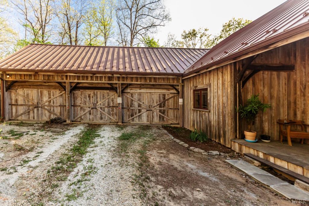 Image 65 of property listing at 278 Salt Lick Lane, Appomattox, VA 24522