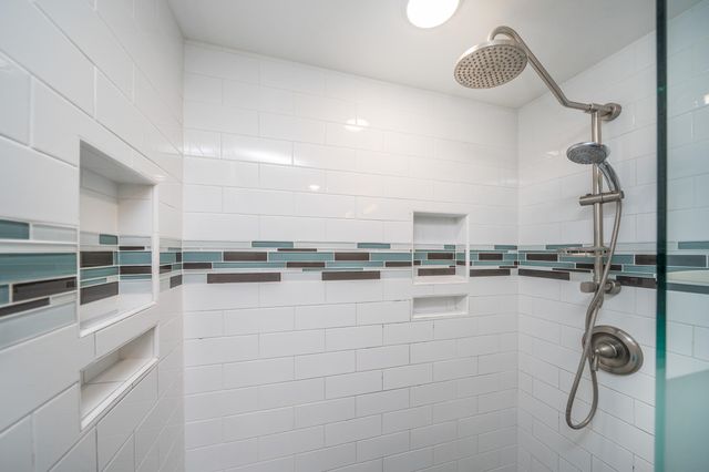 6018 S Stone St, Spokane, WA 99223