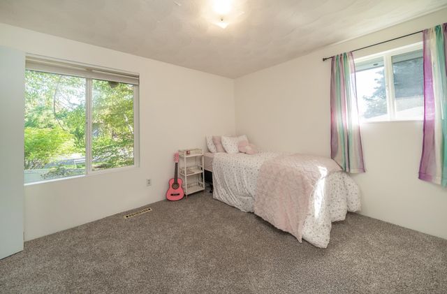 6018 S Stone St, Spokane, WA 99223