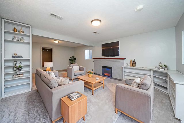 6018 S Stone St, Spokane, WA 99223