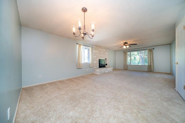 6018 S Stone St, Spokane, WA 99223