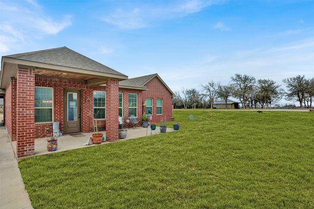 231 Orduna Street, Trenton, TX 75490