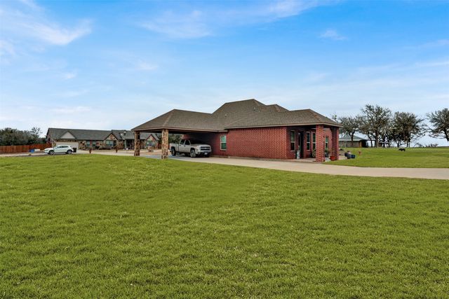 231 Orduna Street, Trenton, TX 75490