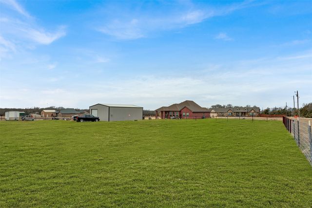 231 Orduna Street, Trenton, TX 75490