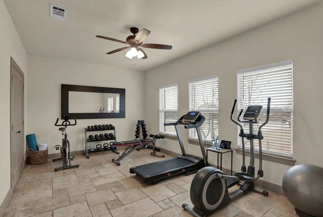 231 Orduna Street, Trenton, TX 75490