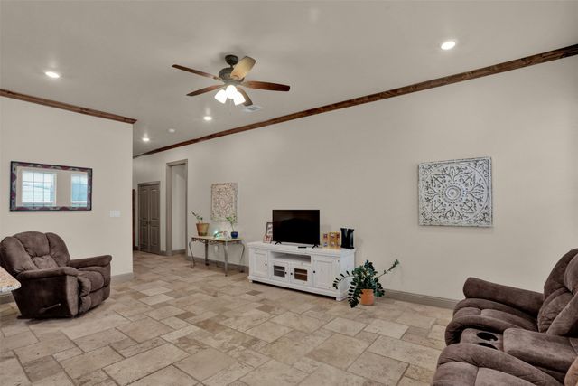 231 Orduna Street, Trenton, TX 75490