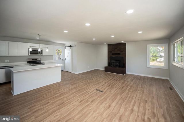 12008 ANDORA DR, Fredericksburg, VA 22407