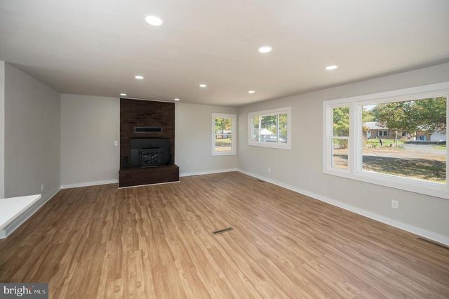 12008 ANDORA DR, Fredericksburg, VA 22407