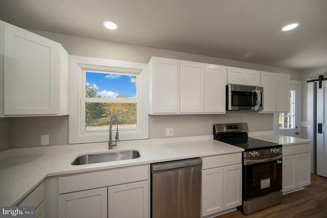 12008 ANDORA DR, Fredericksburg, VA 22407