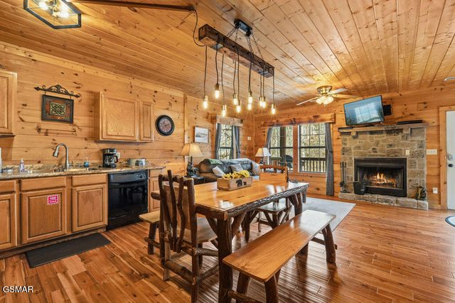 1418 School House Gap Road, Sevierville, TN 37876