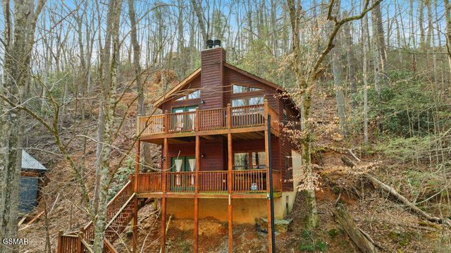 1418 School House Gap Road, Sevierville, TN 37876