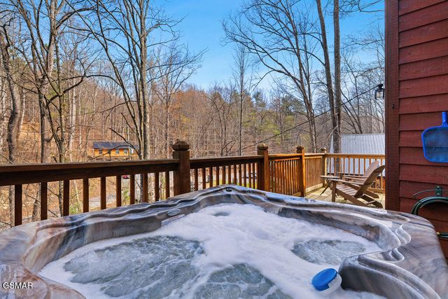 1418 School House Gap Road, Sevierville, TN 37876