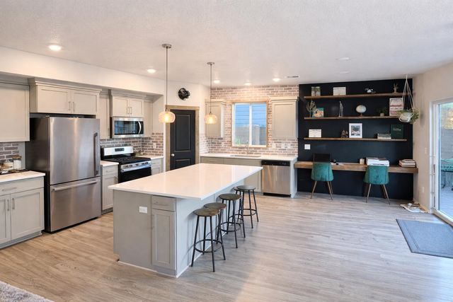 20632 Kira Drive, Bend, OR 97702