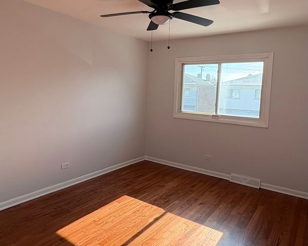 9850 Garden Court, Schiller Park, IL 60176