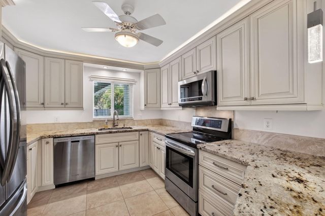 6 Garden Street E 108p, Tequesta, FL 33469