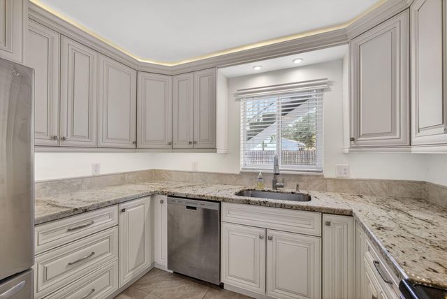 6 Garden Street E 108p, Tequesta, FL 33469