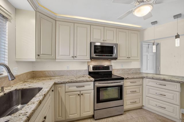 6 Garden Street E 108p, Tequesta, FL 33469